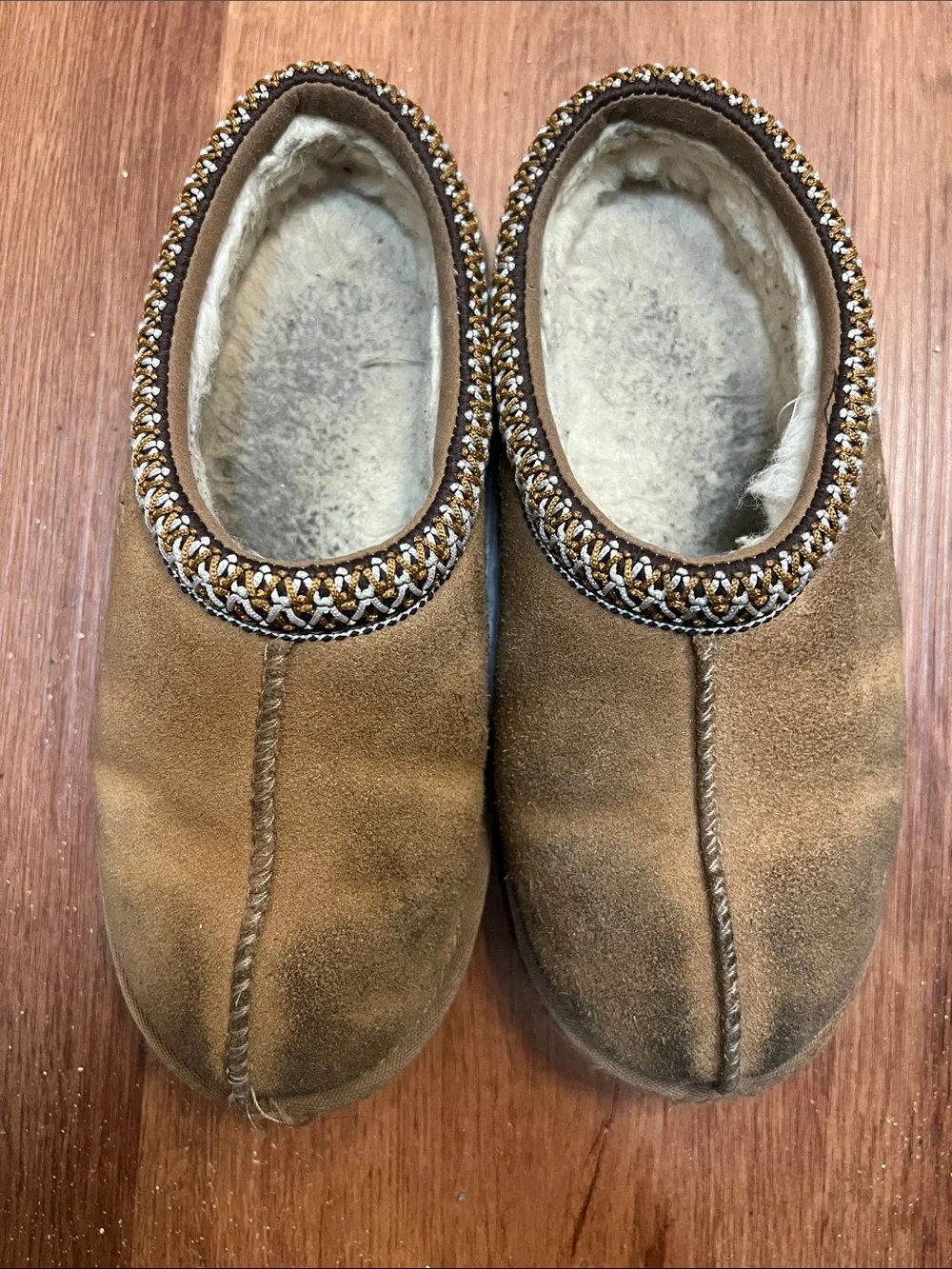 (USED) UGG’s Women’s Cozy Suede Slip-On Slippers in Brown